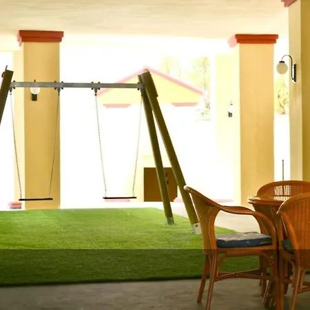 Lovely On The In * 马尔韦利亚